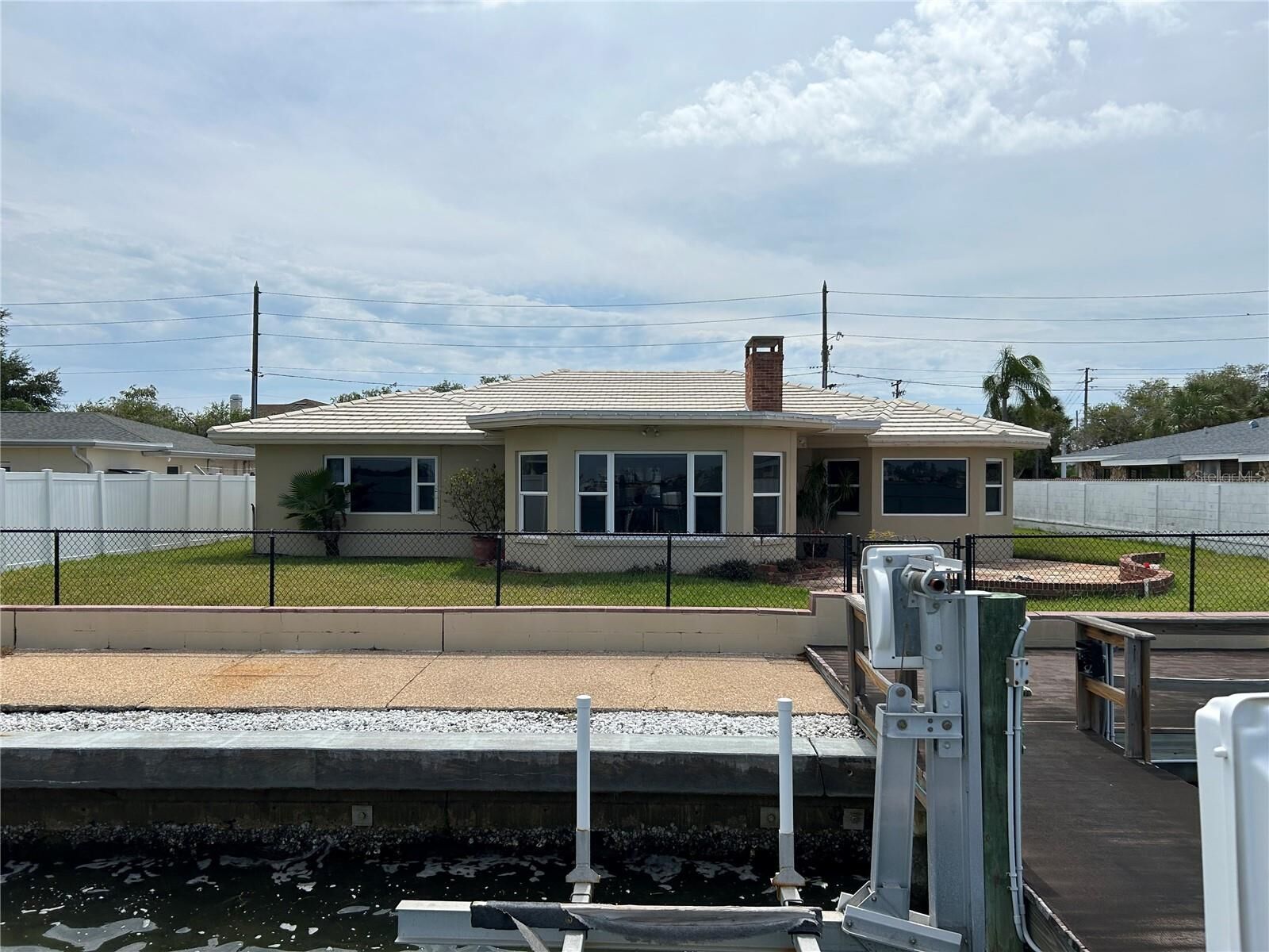 Property Photo:  21 Paradise Lane  FL 33706 