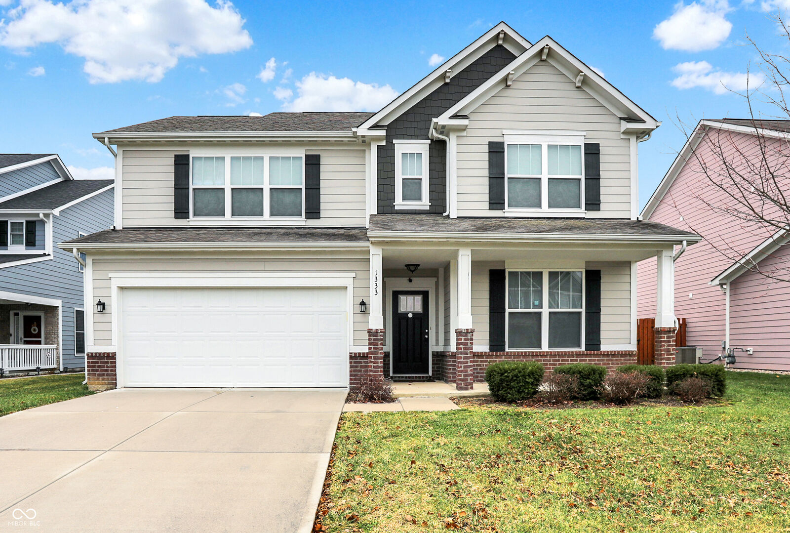 Property Photo: 1333 Old Heritage Place IN 46143