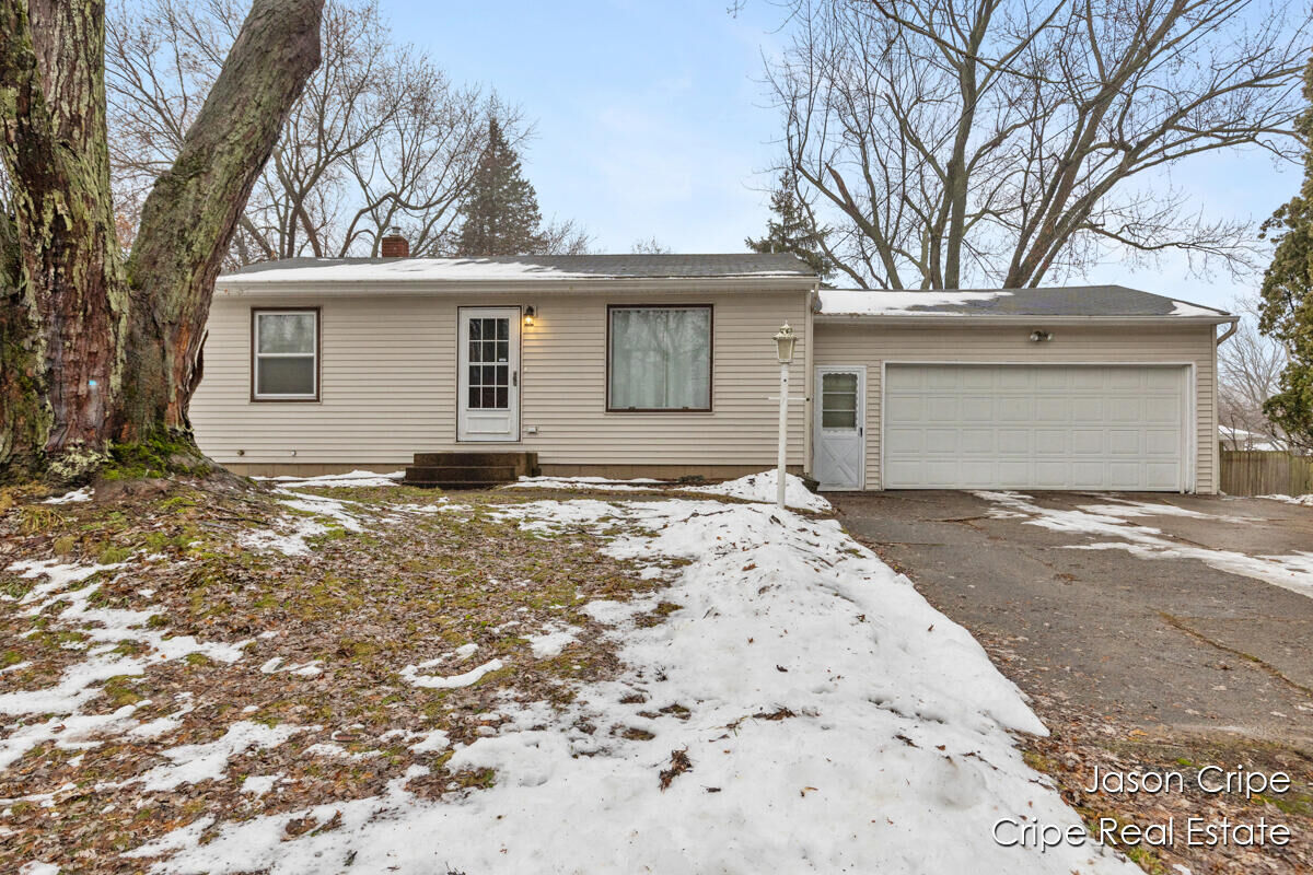 Property Photo: 1365 Lancaster Avenue NW MI 49504