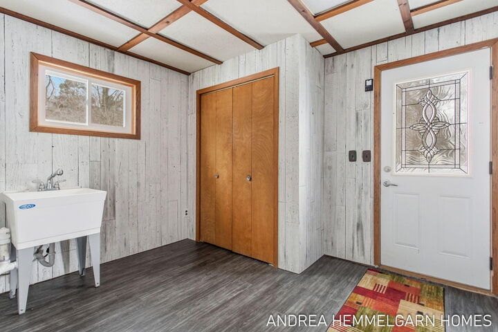 Property Photo:  1996 W 32nd Street  MI 49423 