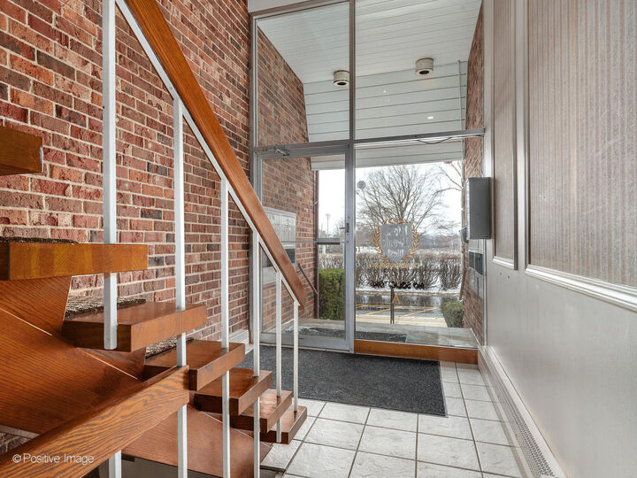 Property Photo:  4129 Saratoga Avenue 106  IL 60515 