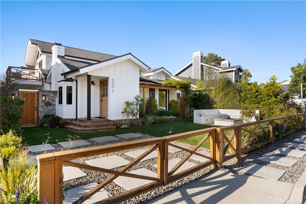 Property Photo:  521 Westminster  CA 92663 