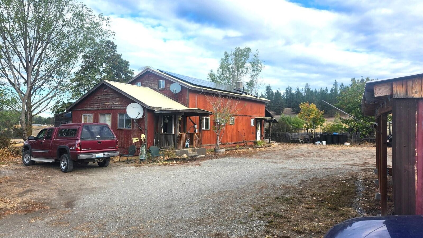 Property Photo:  789 Kitt Narcisse Rd  WA 99114 