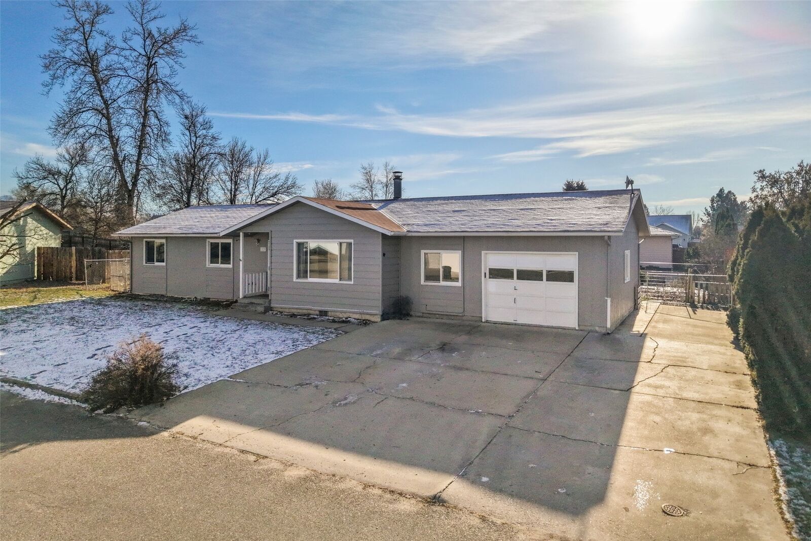 Property Photo:  313 E 8th Street  MT 59870 