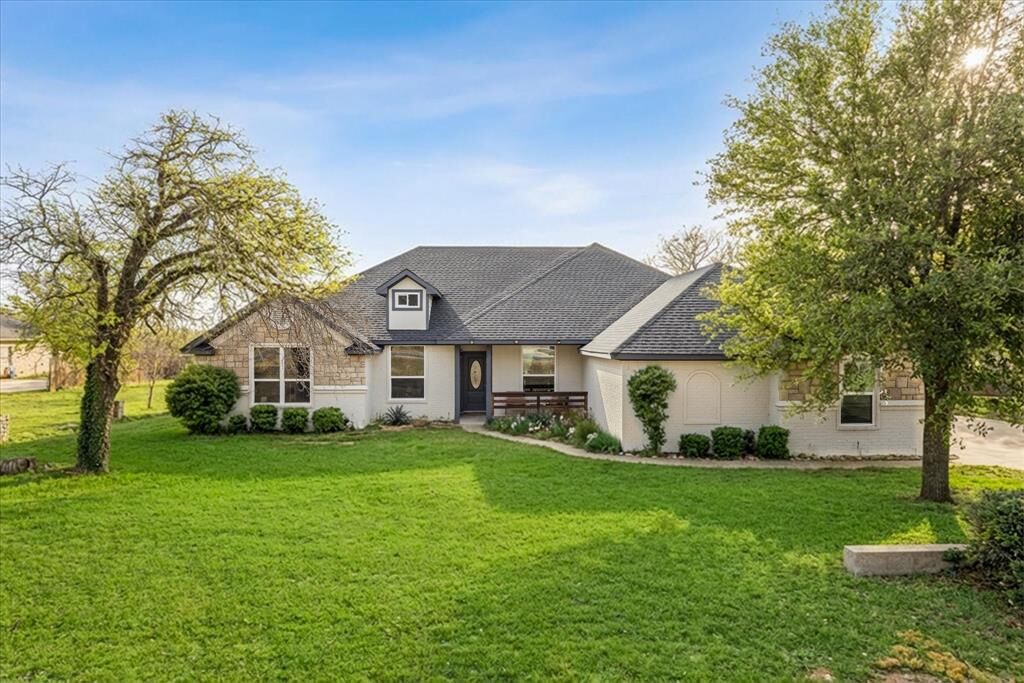 Property Photo:  4801 W Wedgefield Road  TX 76049 