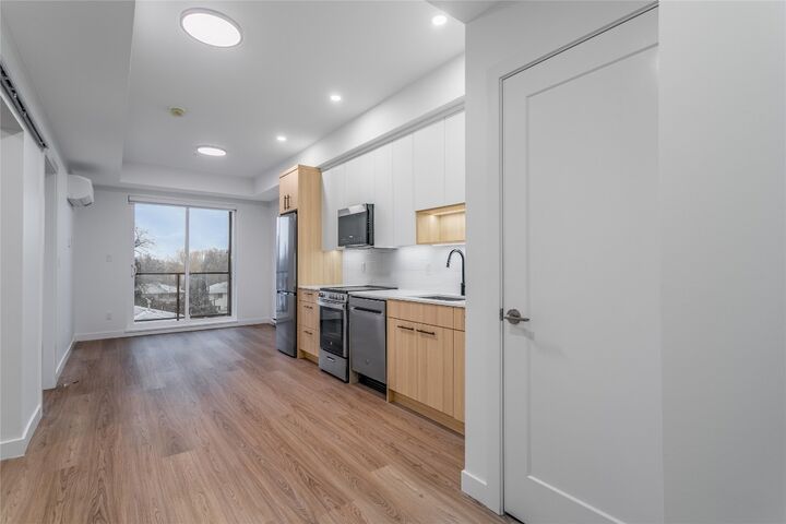 Photo de la propriété:  1380 Pridham Avenue 305  BC V1Y 6B9 
