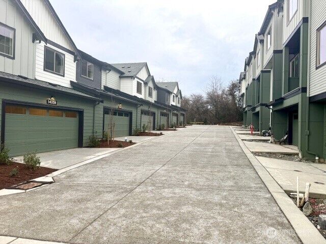 Property Photo:  14346  1st Avenue NE 54-E  WA 98019 