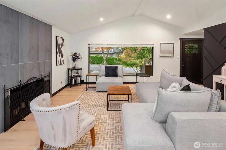 Property Photo:  10045 NE 15th Street  WA 98004 