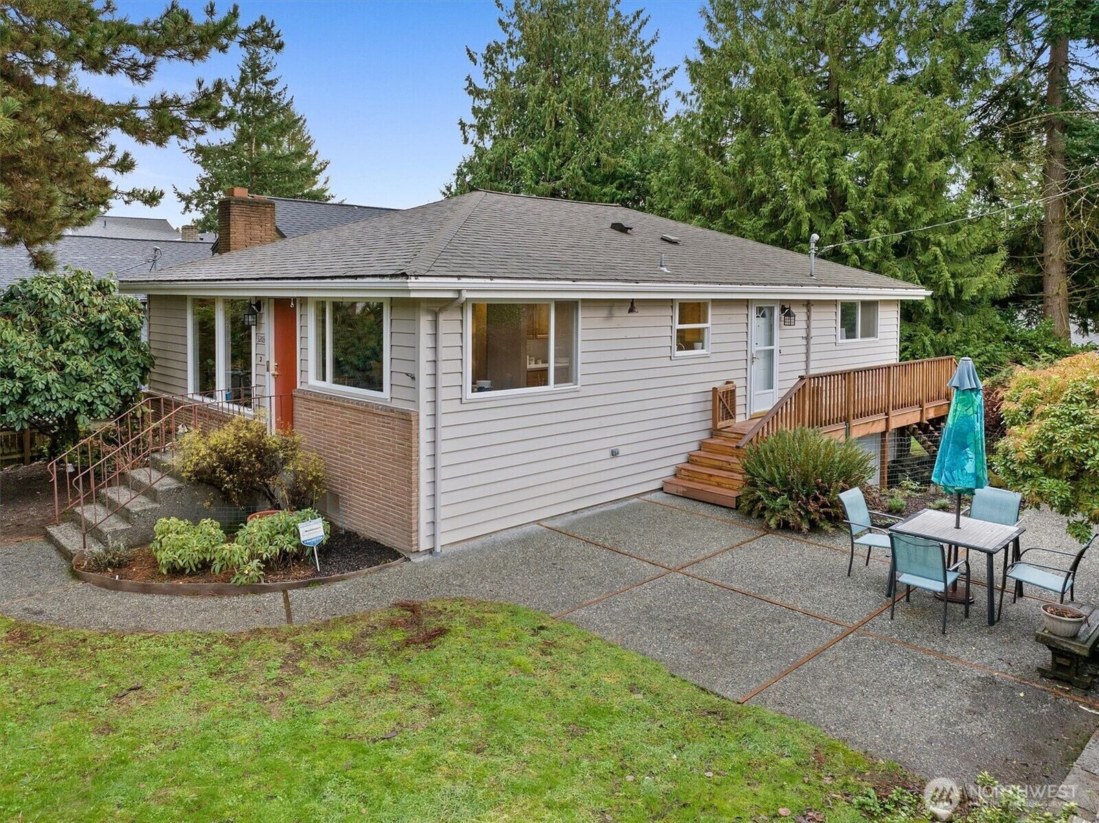 Property Photo:  3203 NE 89th Street  WA 98115 
