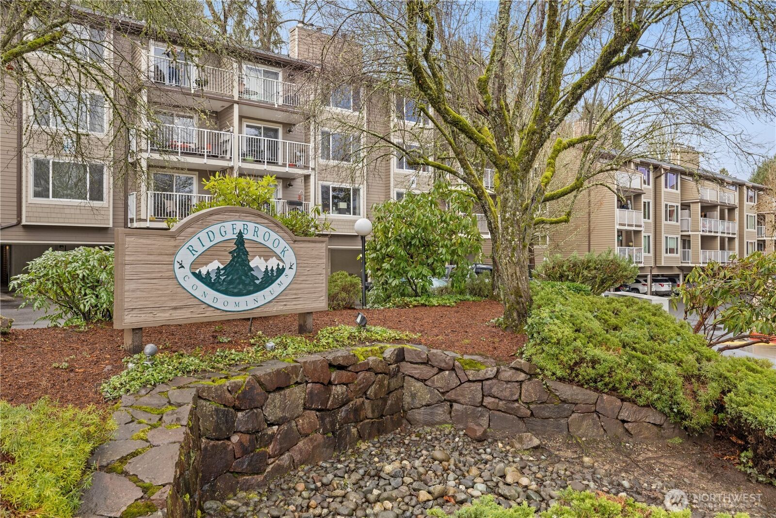 Property Photo:  206  Mountain Park Boulevard SW D101  WA 98027 