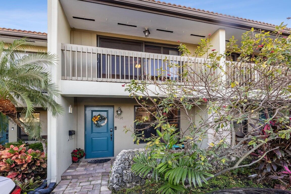 Property Photo: 6031 Bayview Drive 6031 FL 33308