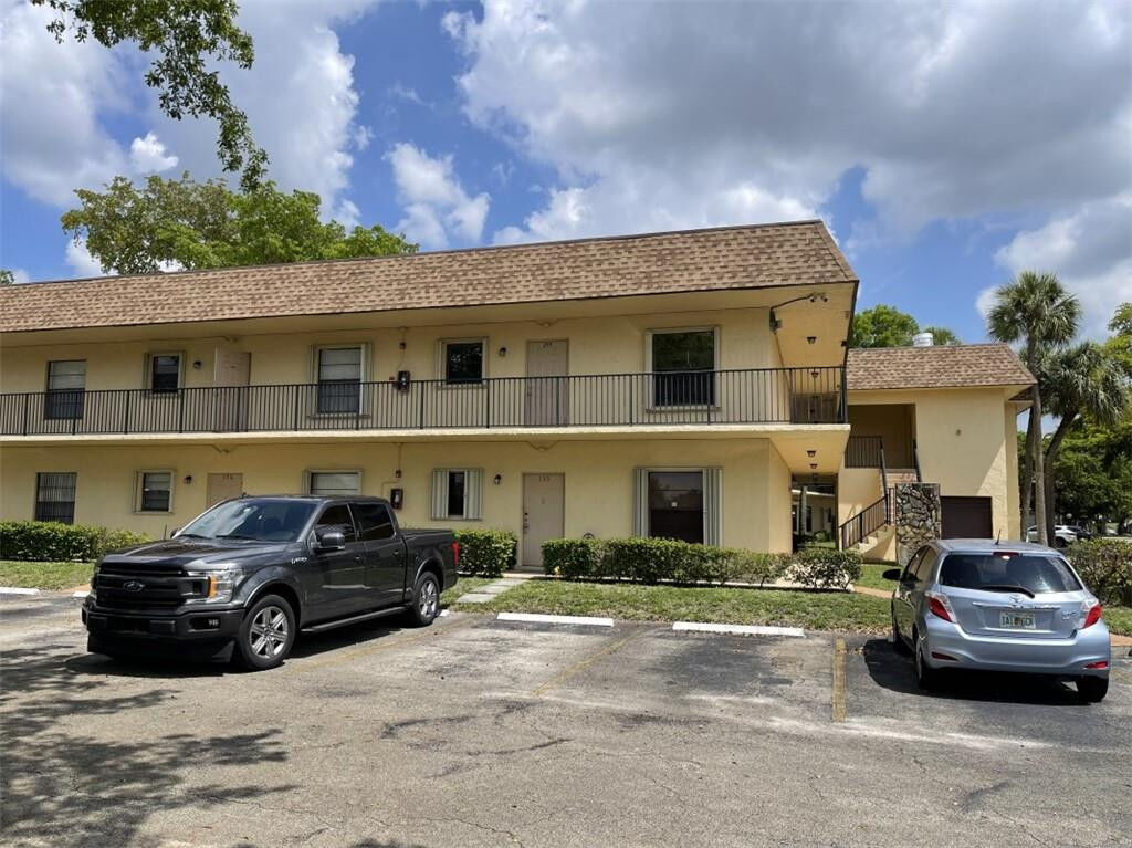 Property Photo: 250 Gate Road 155 FL 33024