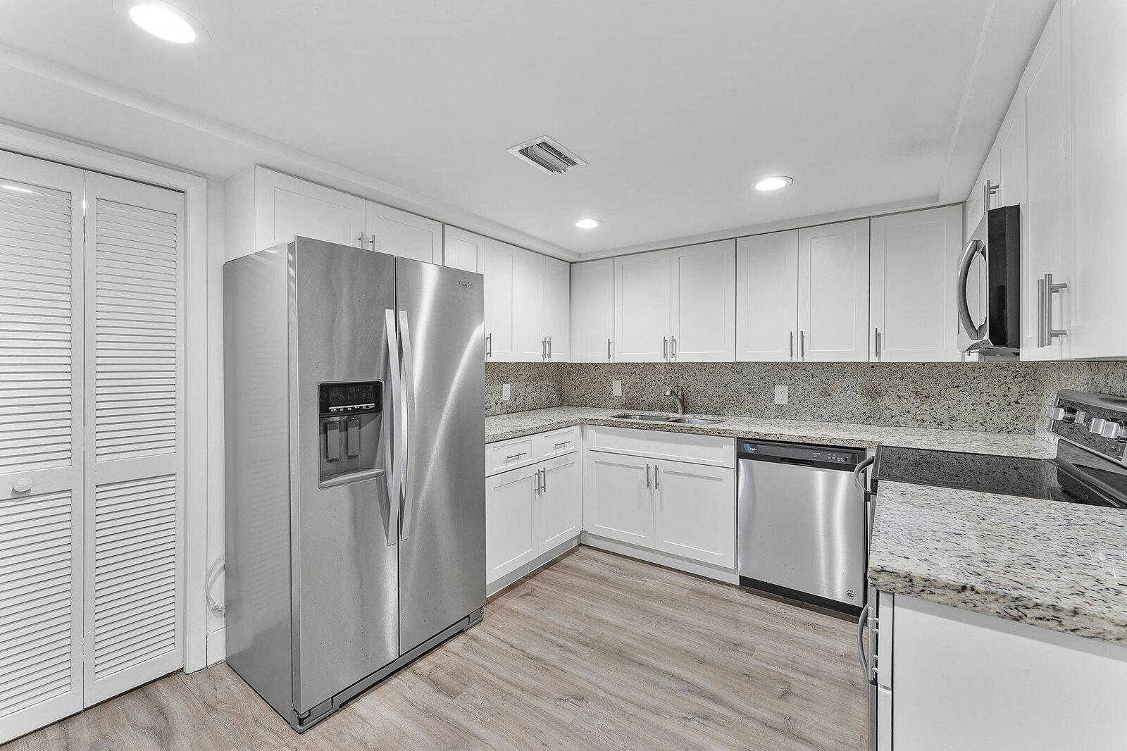 Property Photo:  16475 Golf Club Road 207  FL 33326 