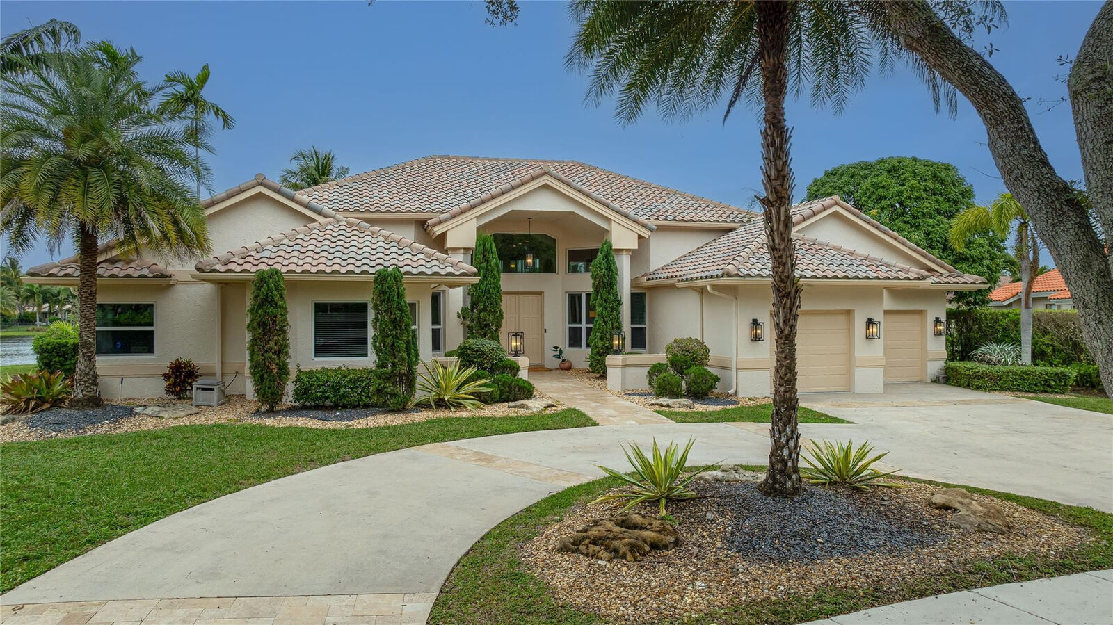 Property Photo: 1211 Manor Drive FL 33326