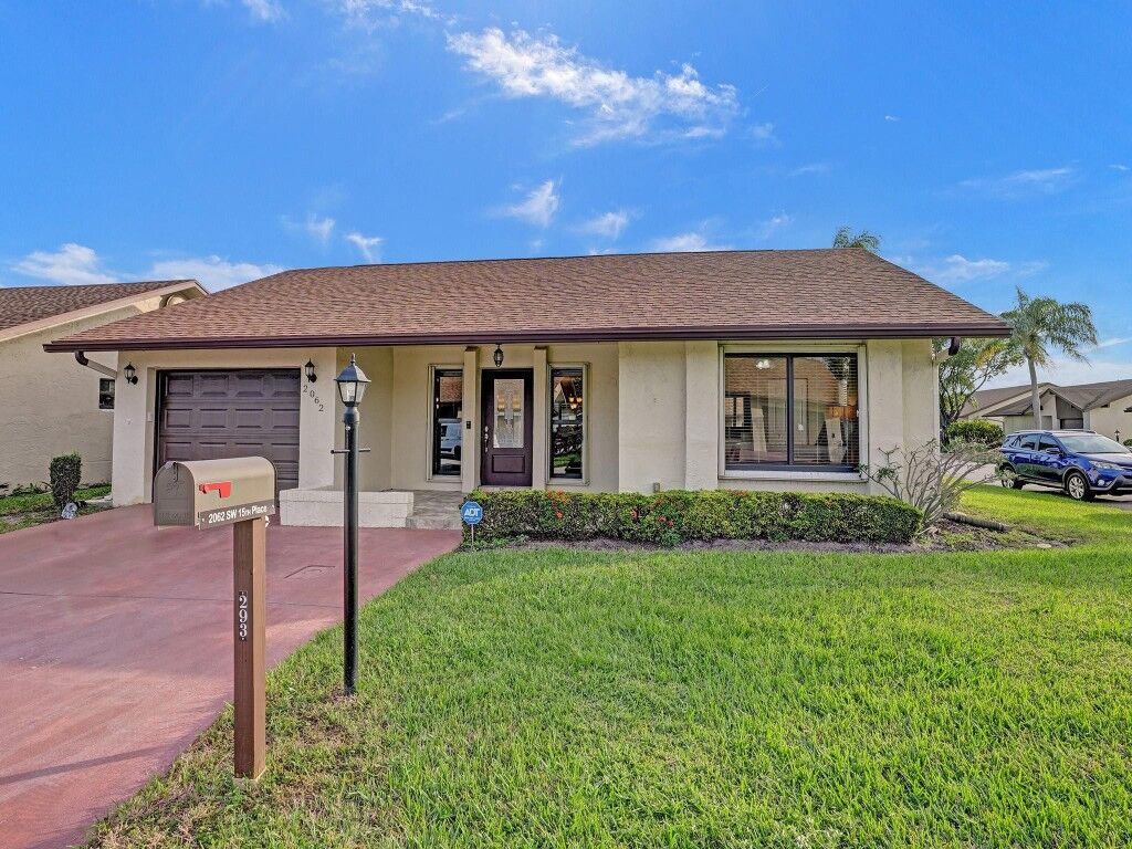 Property Photo:  2062 SW 15th Place  FL 33442 