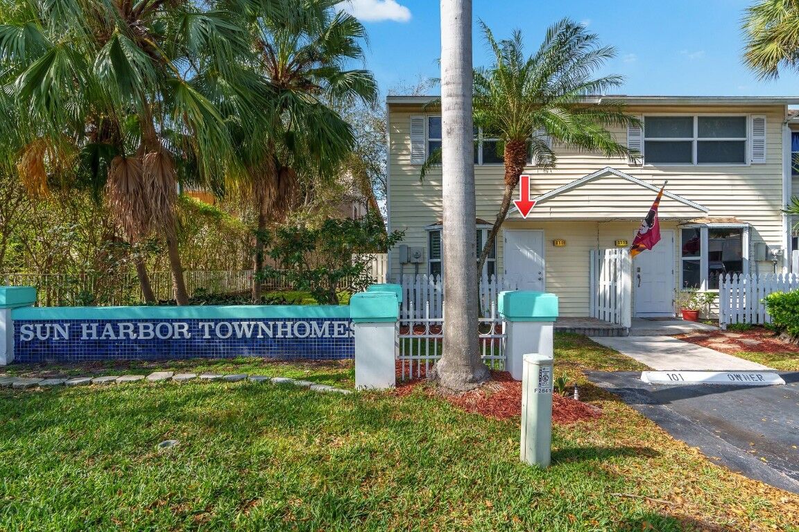 Property Photo:  2501 NE 15th Street 2501  FL 33062 