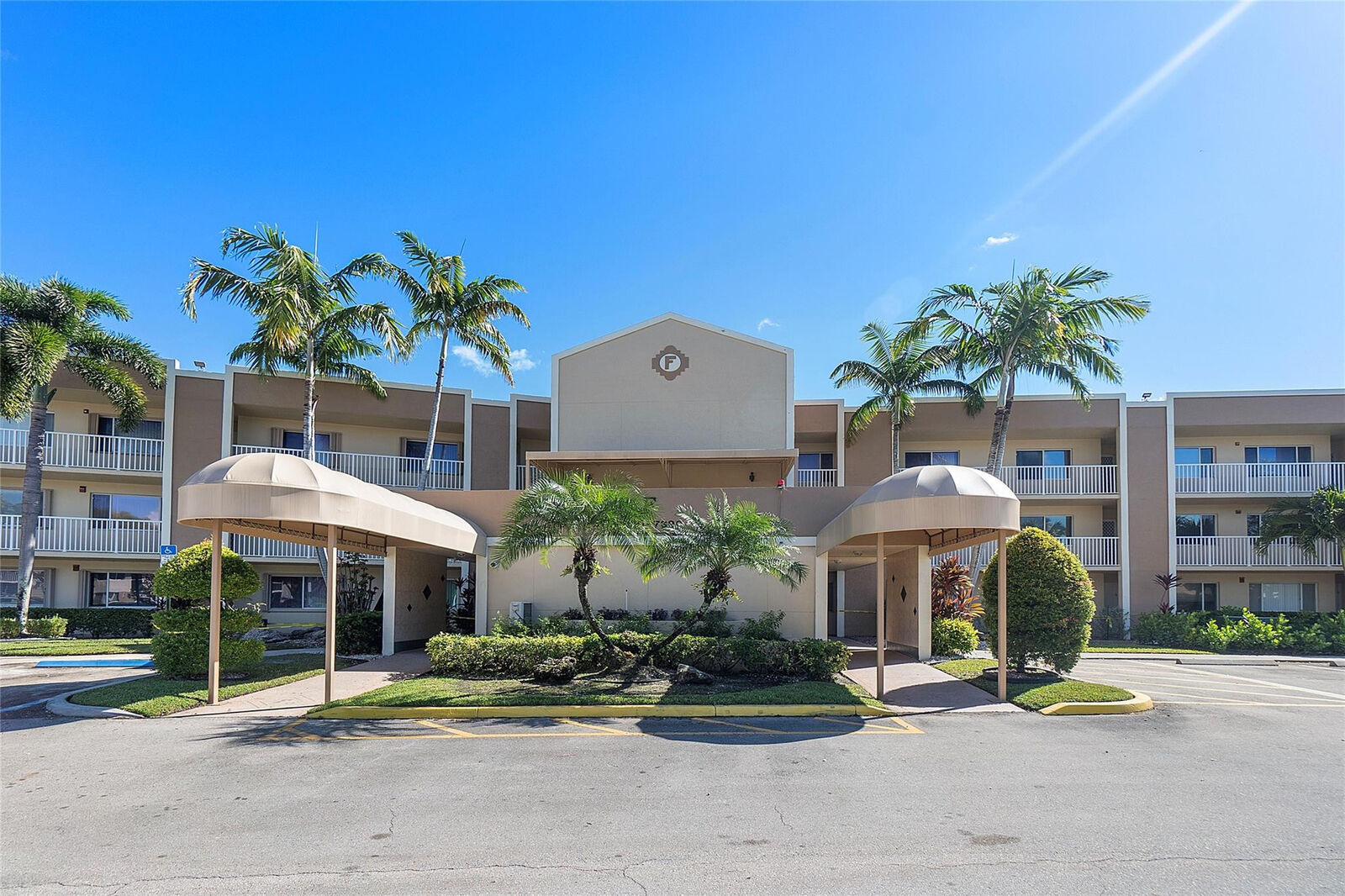 Property Photo: 7358 N Devon Drive 208 FL 33321