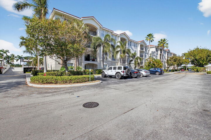 Property Photo: 3421 Tuscany Way FL 33435