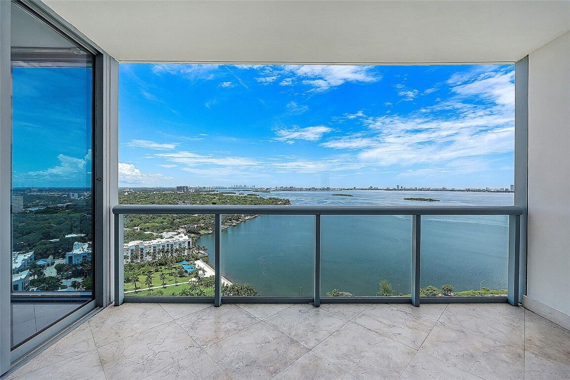 Property Photo:  601 NE 36th Street 2510  FL 33137 