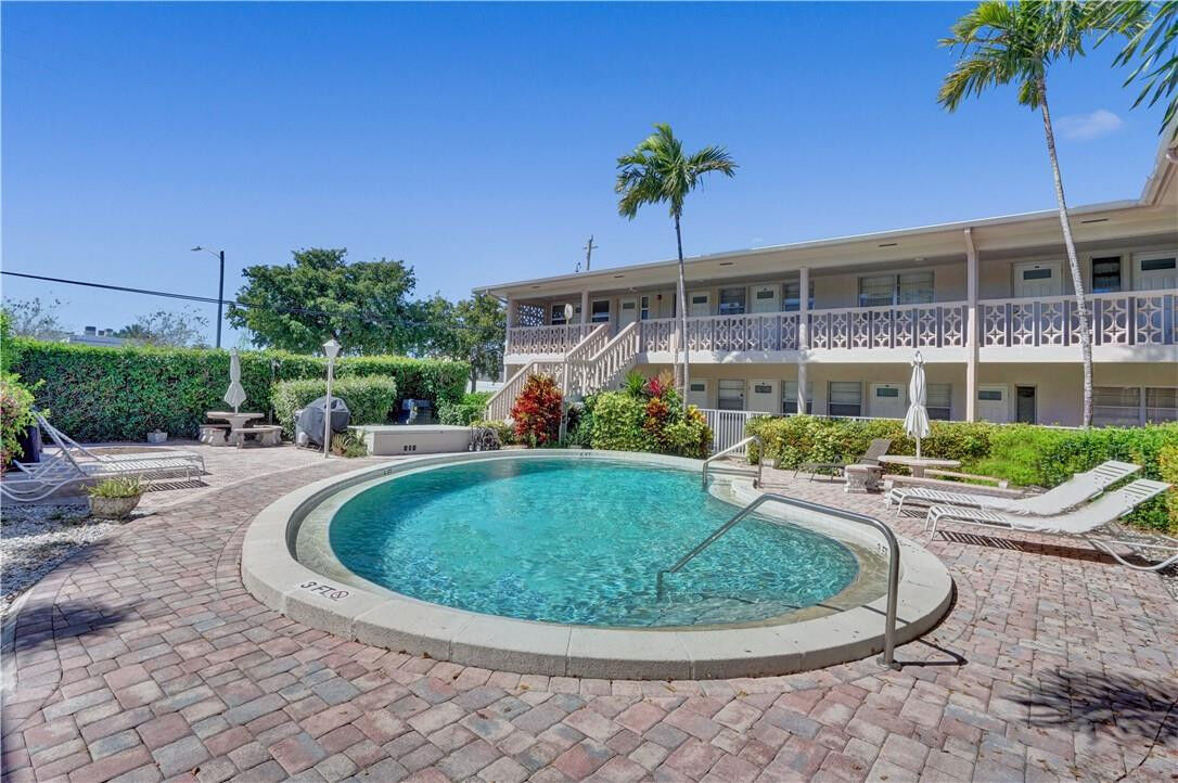Property Photo: 2701 NE 1st Street 104 FL 33062