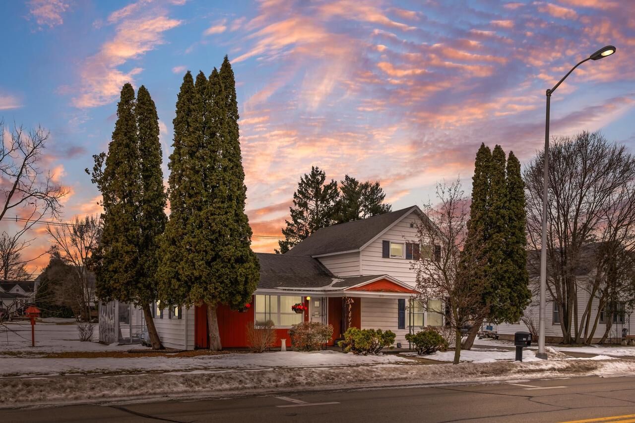 Property Photo:  213 West Main Street  WI 54968 