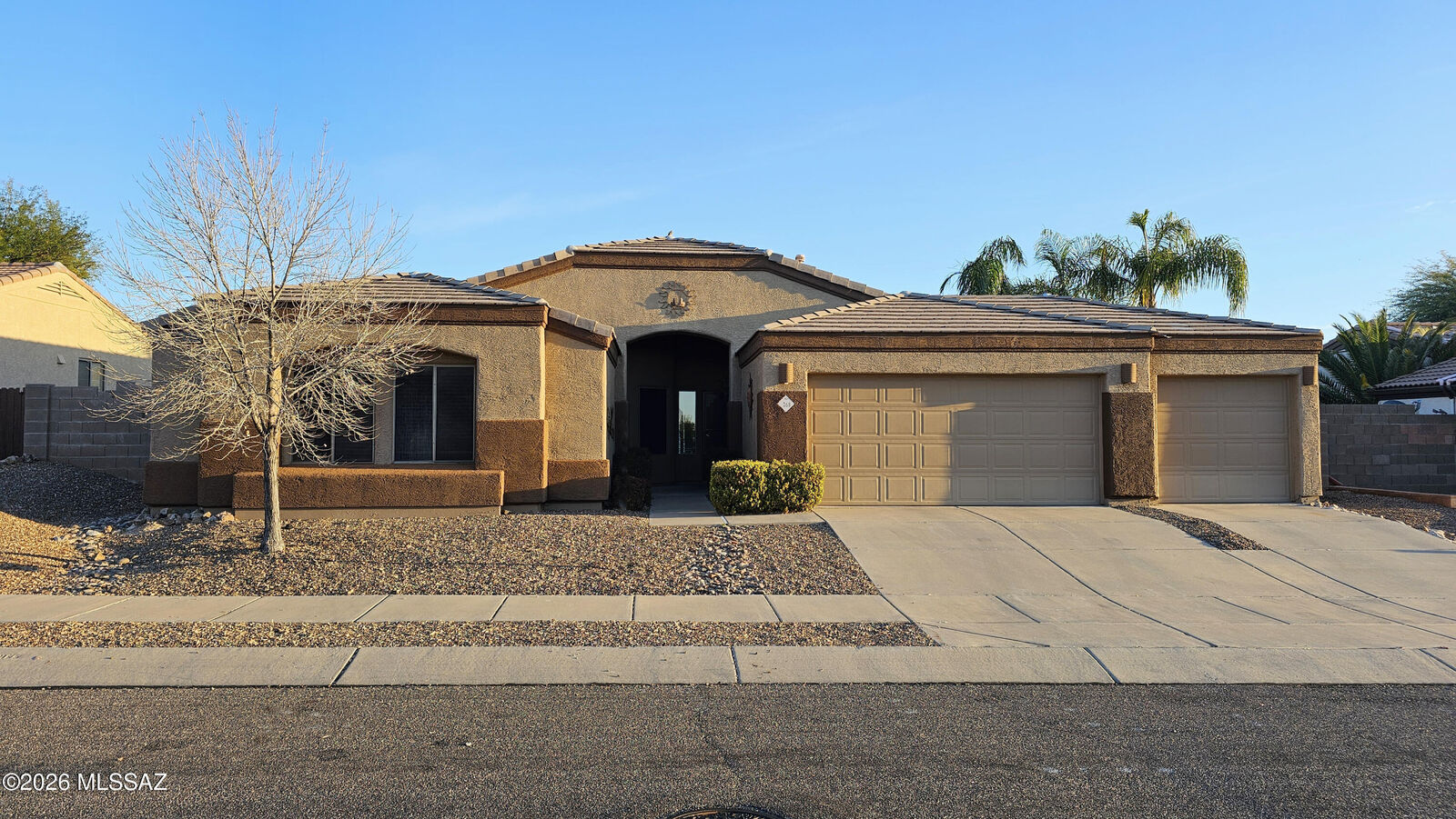 Property Photo:  268 W Azmataz Road  AZ 85737 