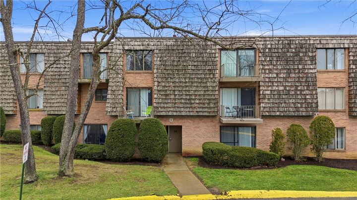 Property Photo:  1115 Forest Green Dr  PA 15108 