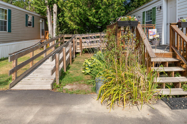 Property Photo:  13 Sleepy Hollow Drive  ME 04429 