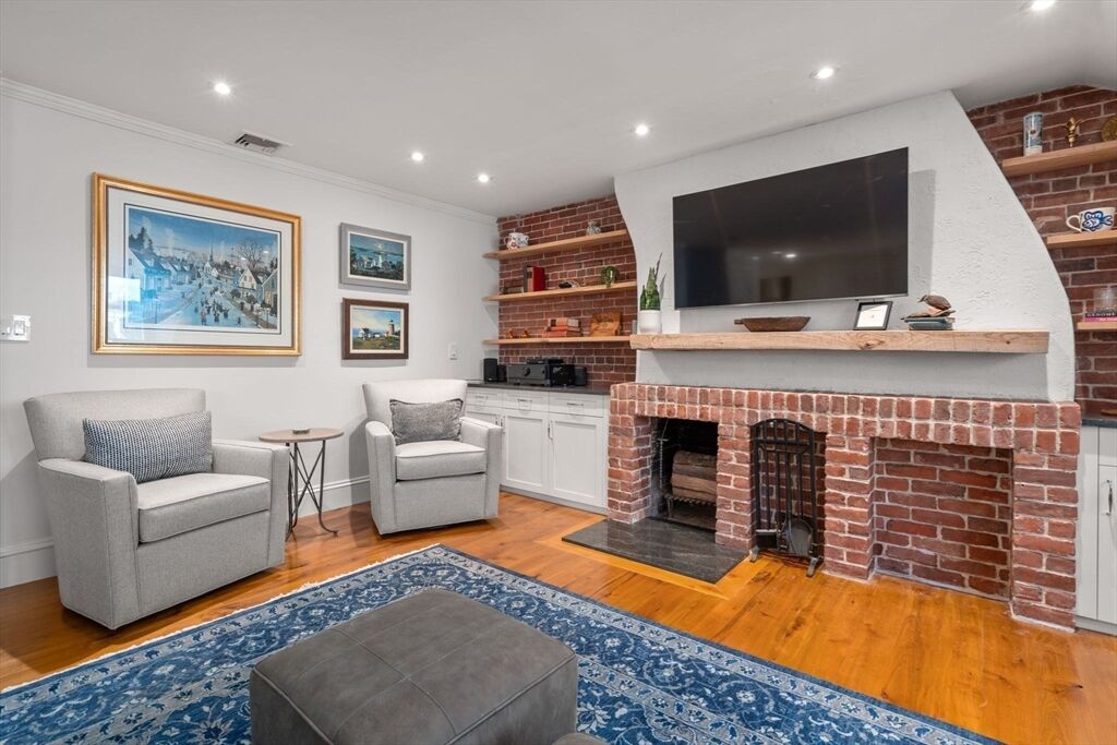 Property Photo:  40-42 Mount Vernon St 5A  MA 02108 