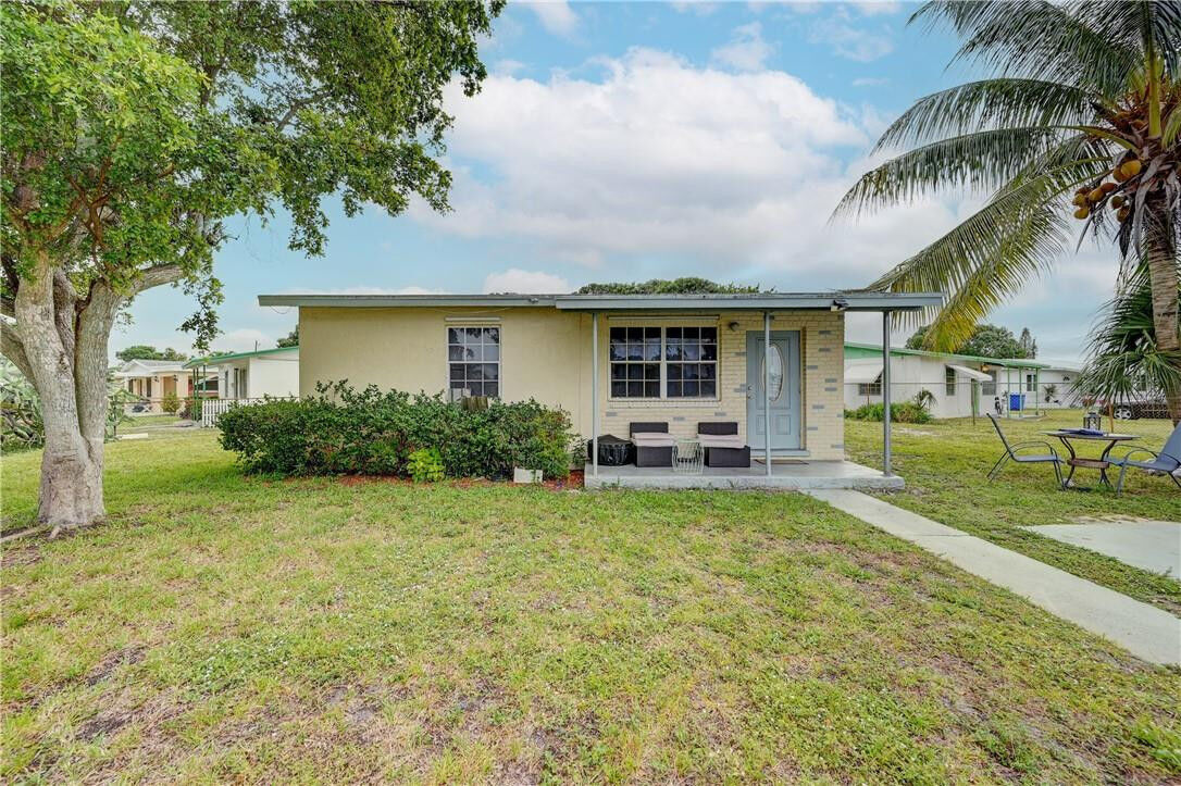 Property Photo:  2500 NW 17th Street  FL 33311 