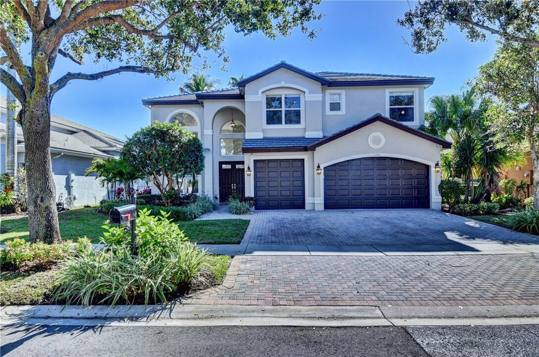 Property Photo:  11750 Bayfield Drive  FL 33498 