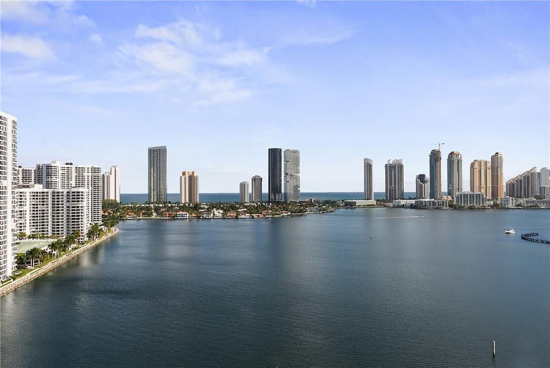 Property Photo:  3370 NE 190th Street 1806  FL 33180 