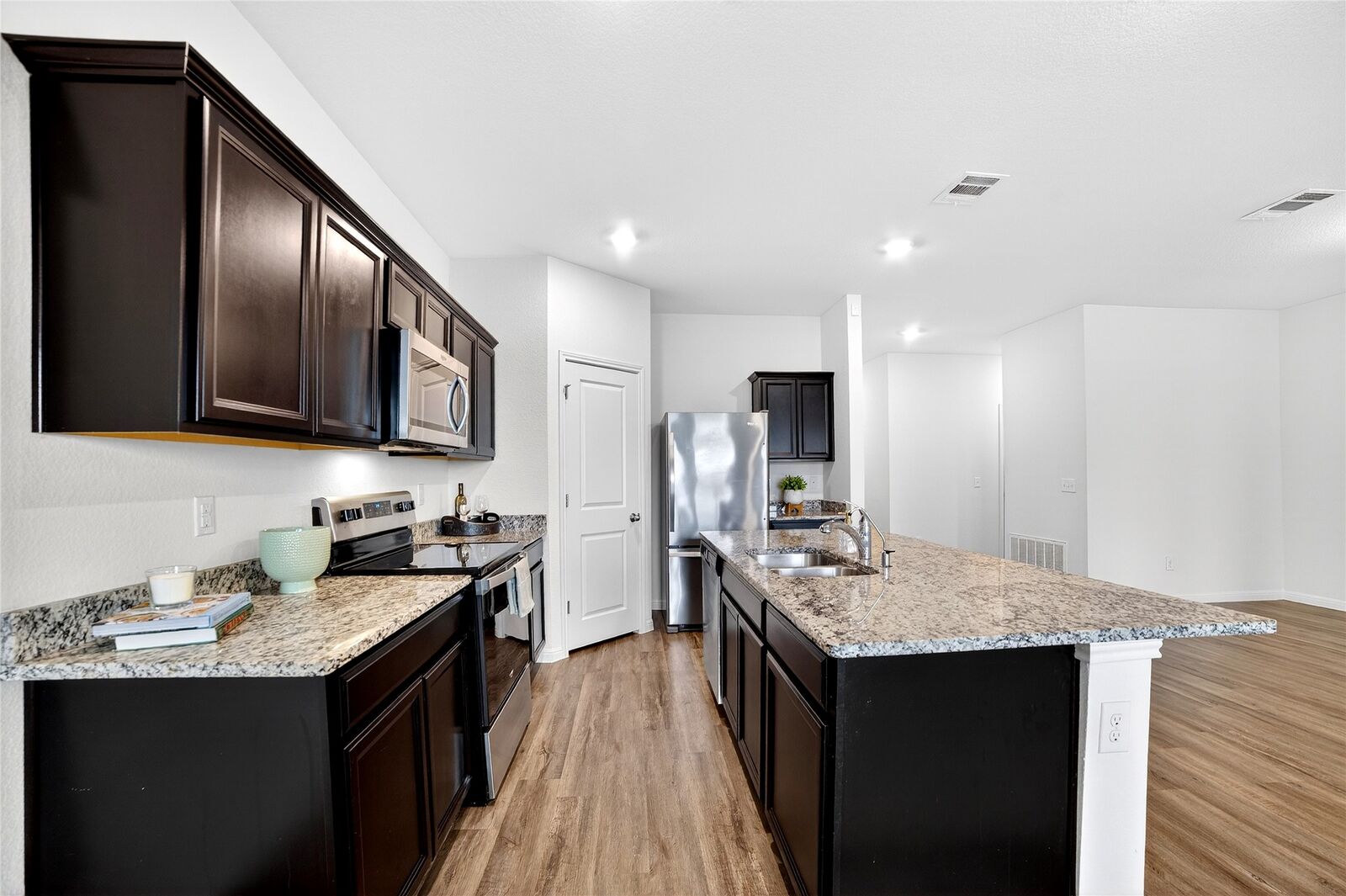 Property Photo:  14413 Shooter McGavin  TX 78653 