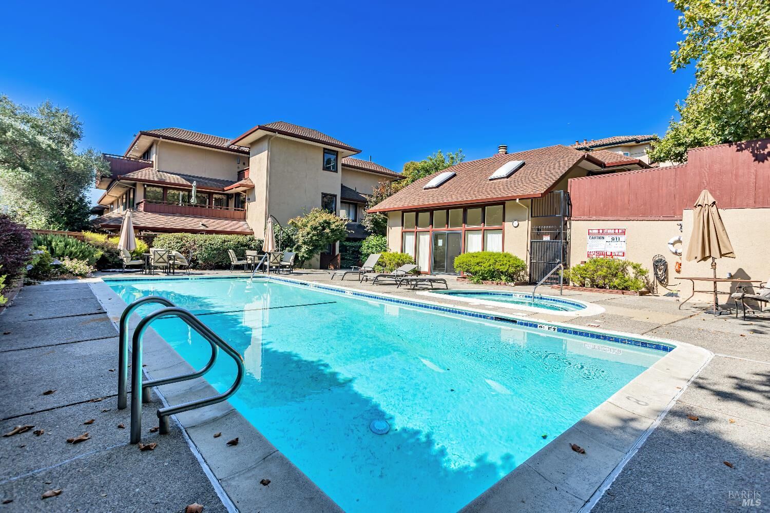 Property Photo: 820 Mission Avenue 7 CA 94901