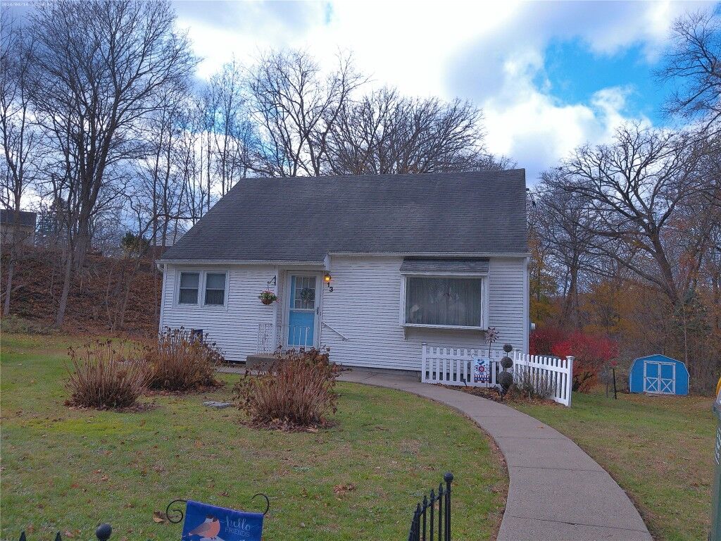 Property Photo:  13 Dale Court  NY 13901 