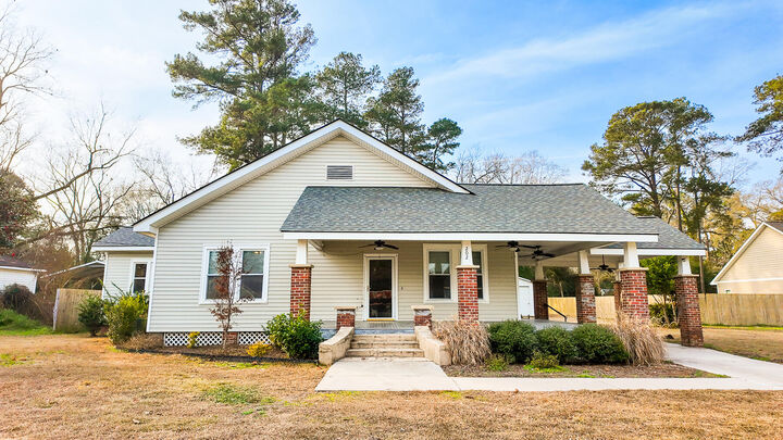 Property Photo:  202 Quaker Street  SC 29477 