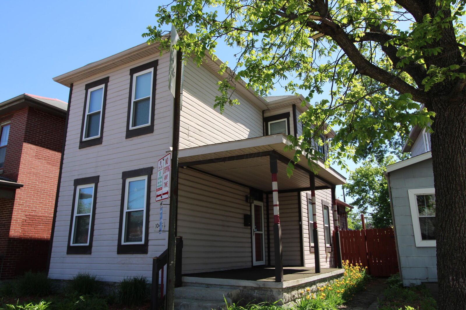Property Photo:  1046 Summit Street  OH 43201 