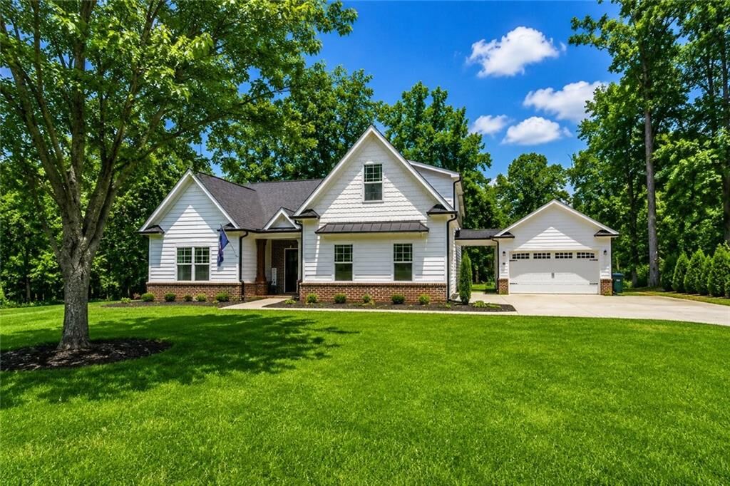 Property Photo: 246 Emmaline Lane GA 30549