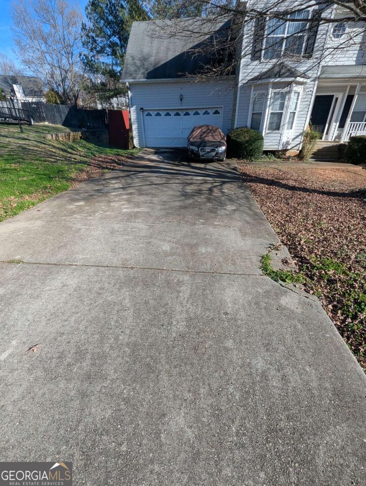 Property Photo:  10581 Sourwood Court  GA 30238 