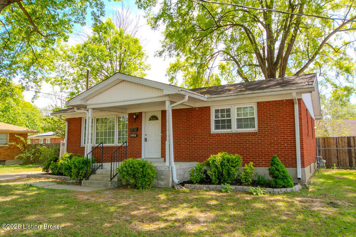 Property Photo:  1502 Hobart Ct  KY 40216 