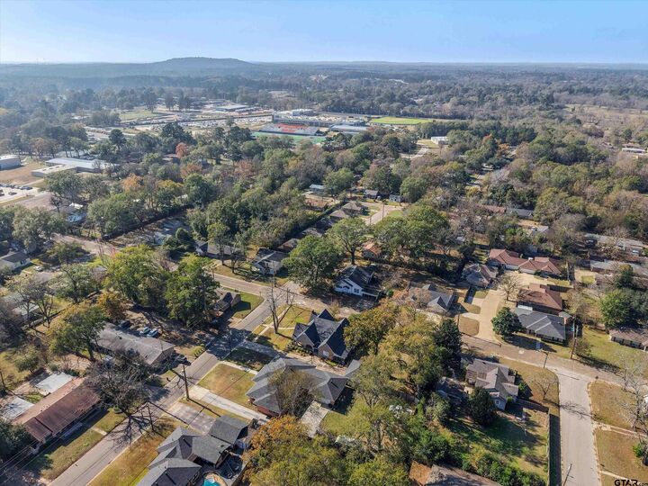Property Photo:  618 Walnut St.  TX 75644 