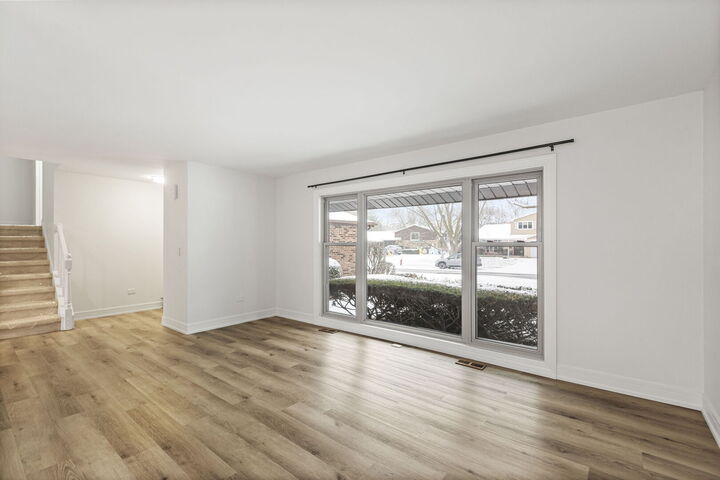 Property Photo:  2643 N Prindle Avenue  IL 60004 