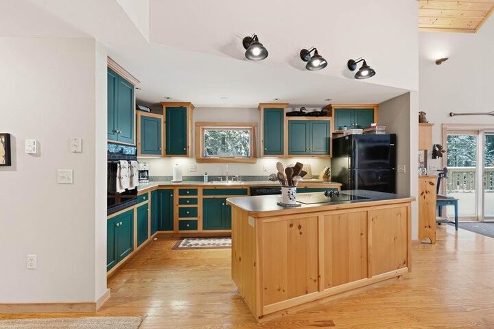 Property Photo:  9 Blue Jay Lane  ME 04009 