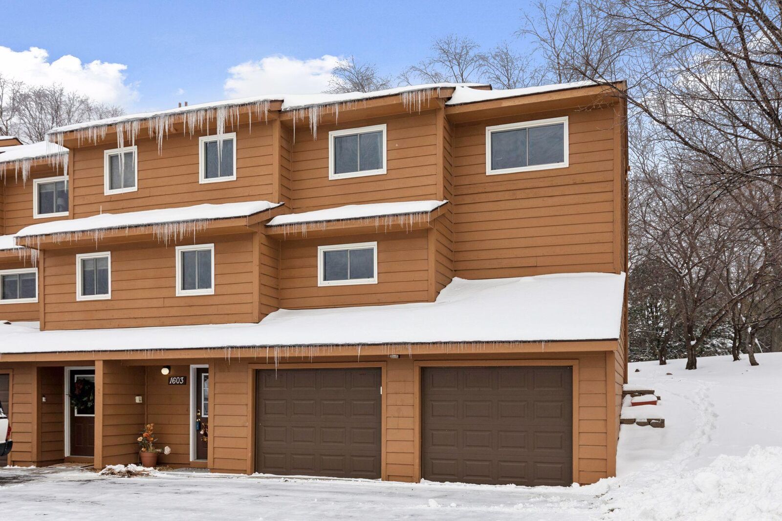 Property Photo:  1603 Raindrop Drive  MN 55121 