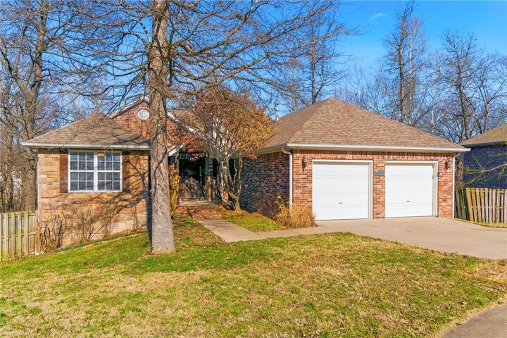 Property Photo: 5034 W Stepney Court AR 72704