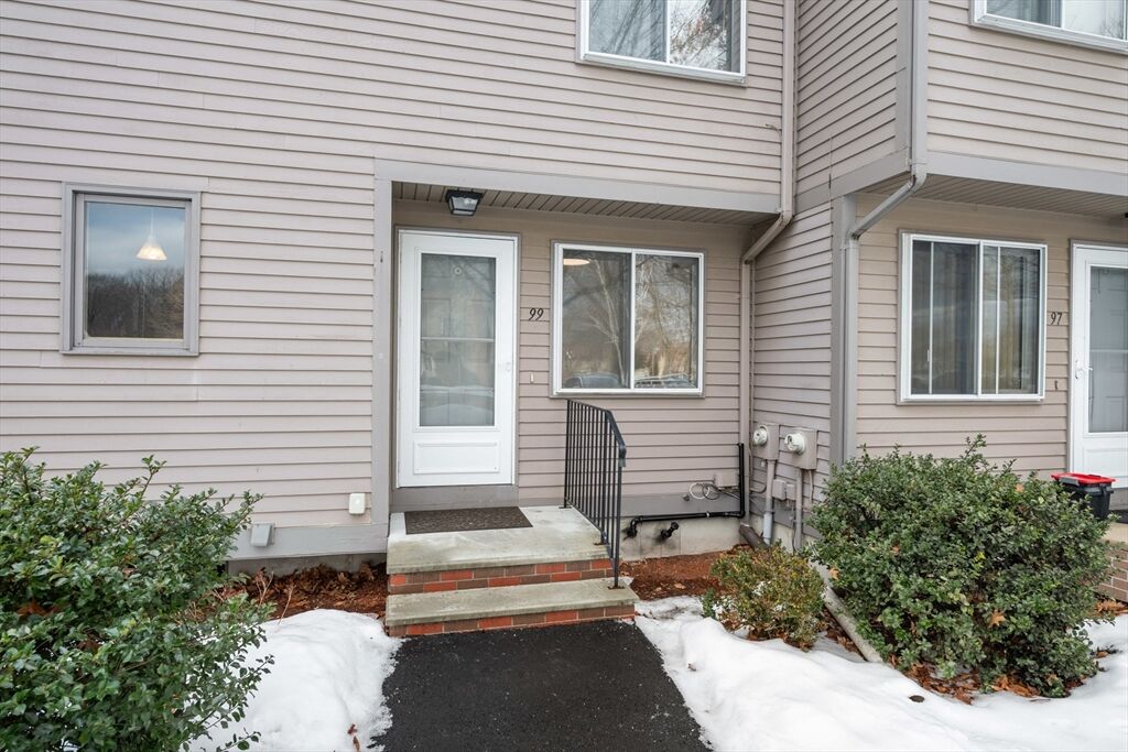 Property Photo:  99 Cortland Circle 99  MA 01453 