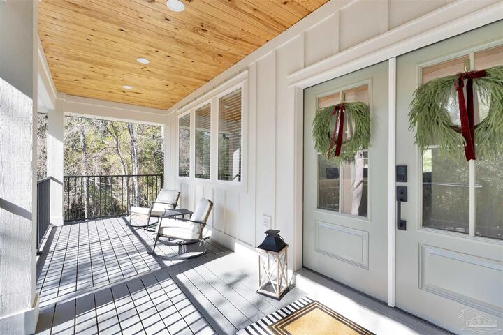 Property Photo:  7746 River Rd  FL 32583 