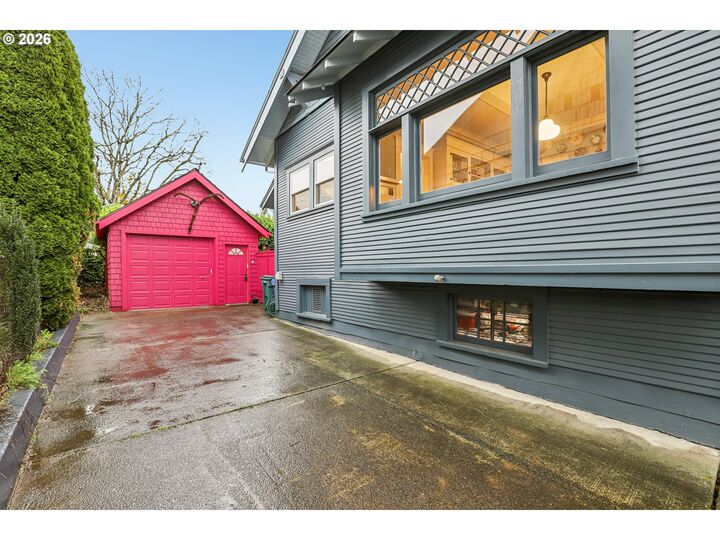 Property Photo:  5264 NE 20th Ave  OR 97211 