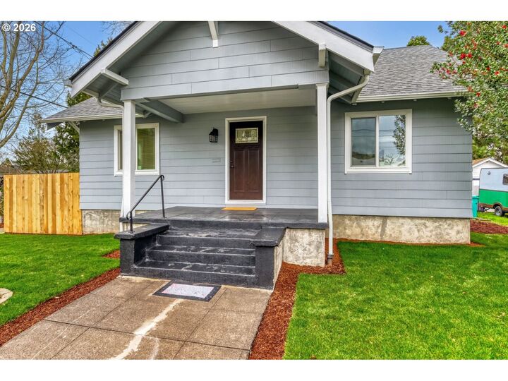 Property Photo: 5715 N Houghton St OR 97203