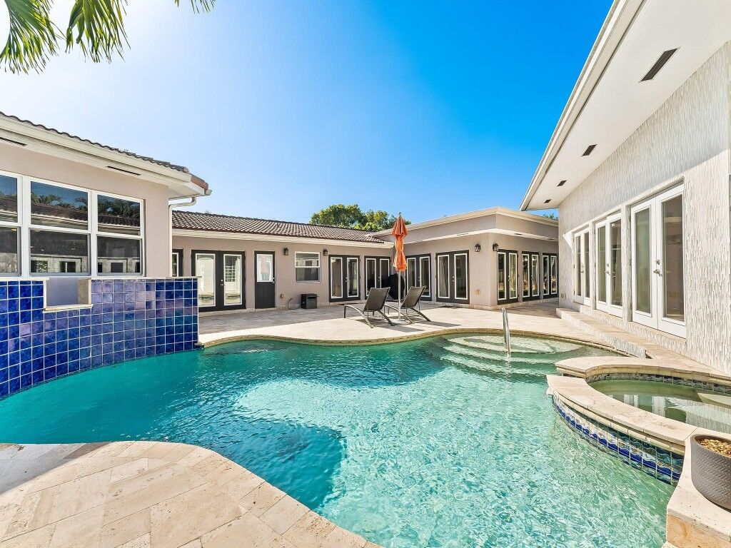 Property Photo:  461 NW 35th Street  FL 33309 